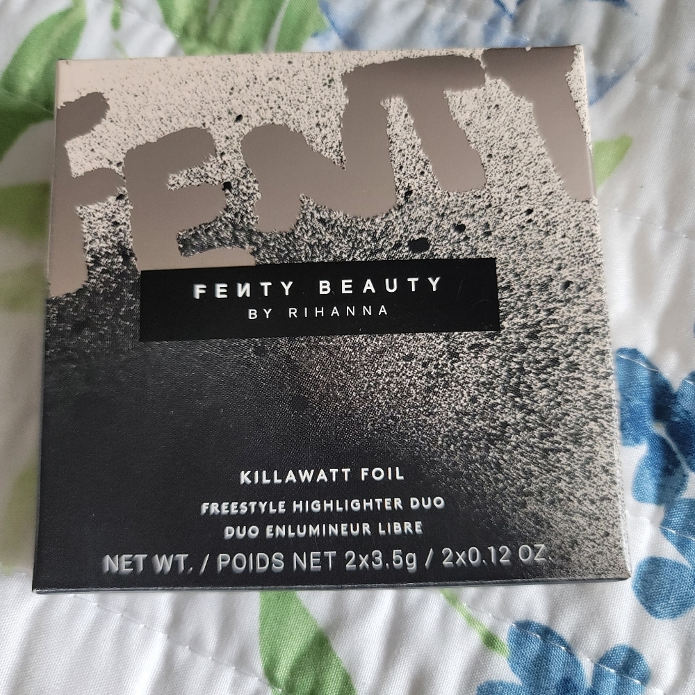 Fenty Beauty highlighter duo